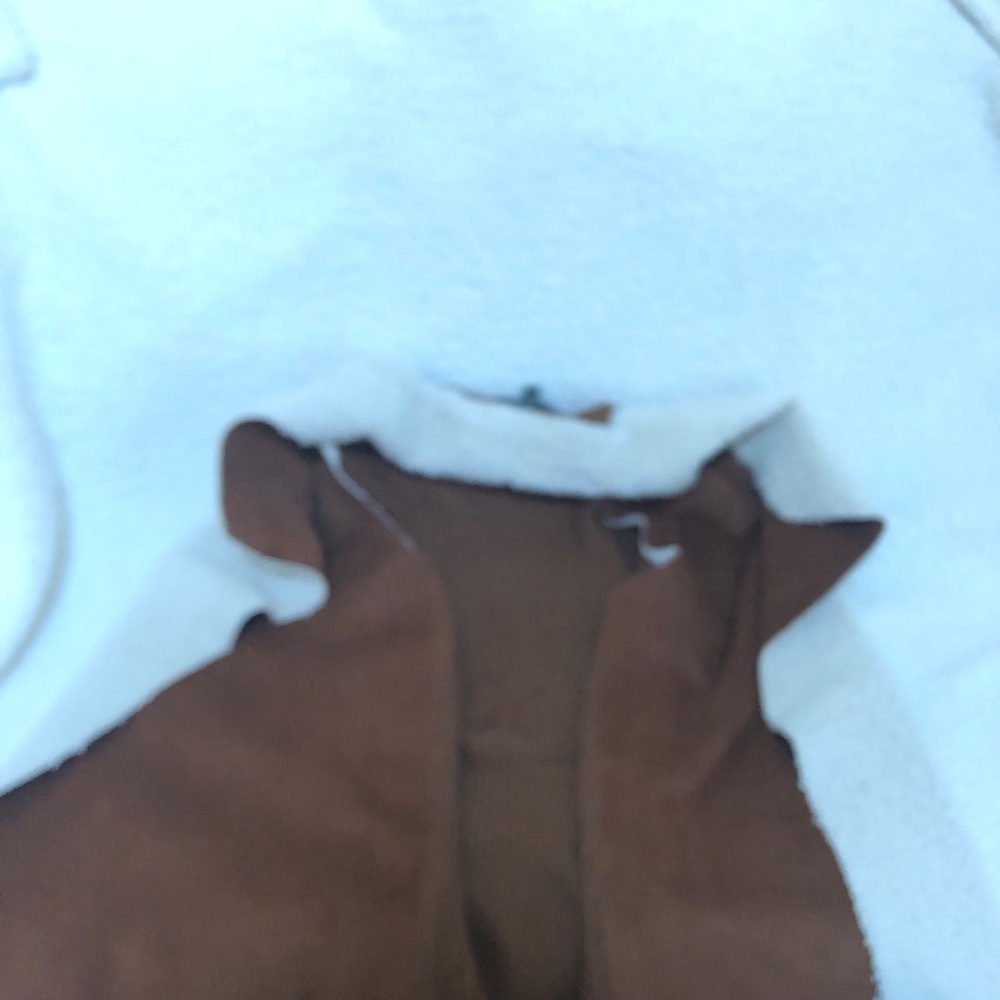 Vest - Picture 2 of 5